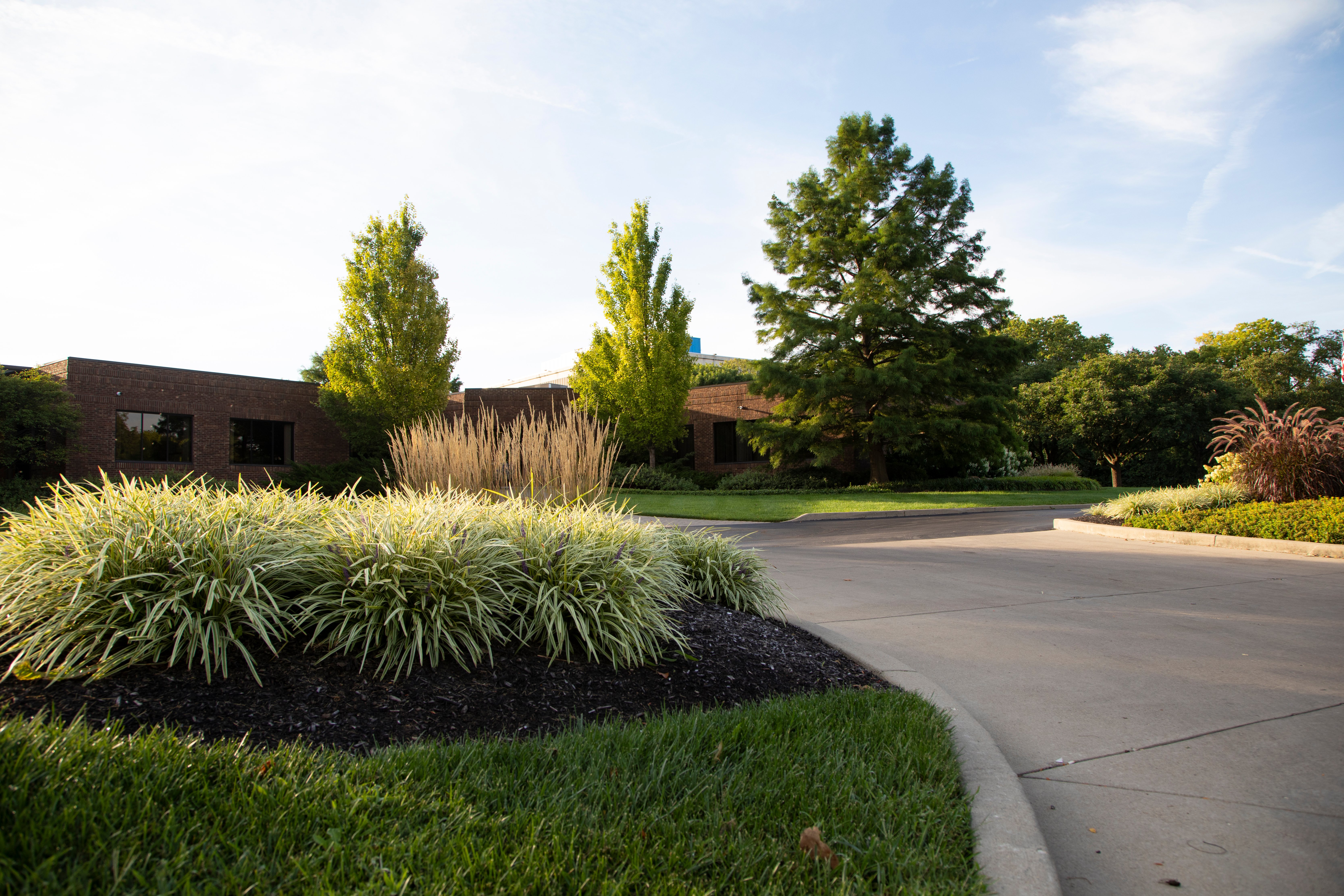 How to Get Commercial Landscaping Contracts for Your Business